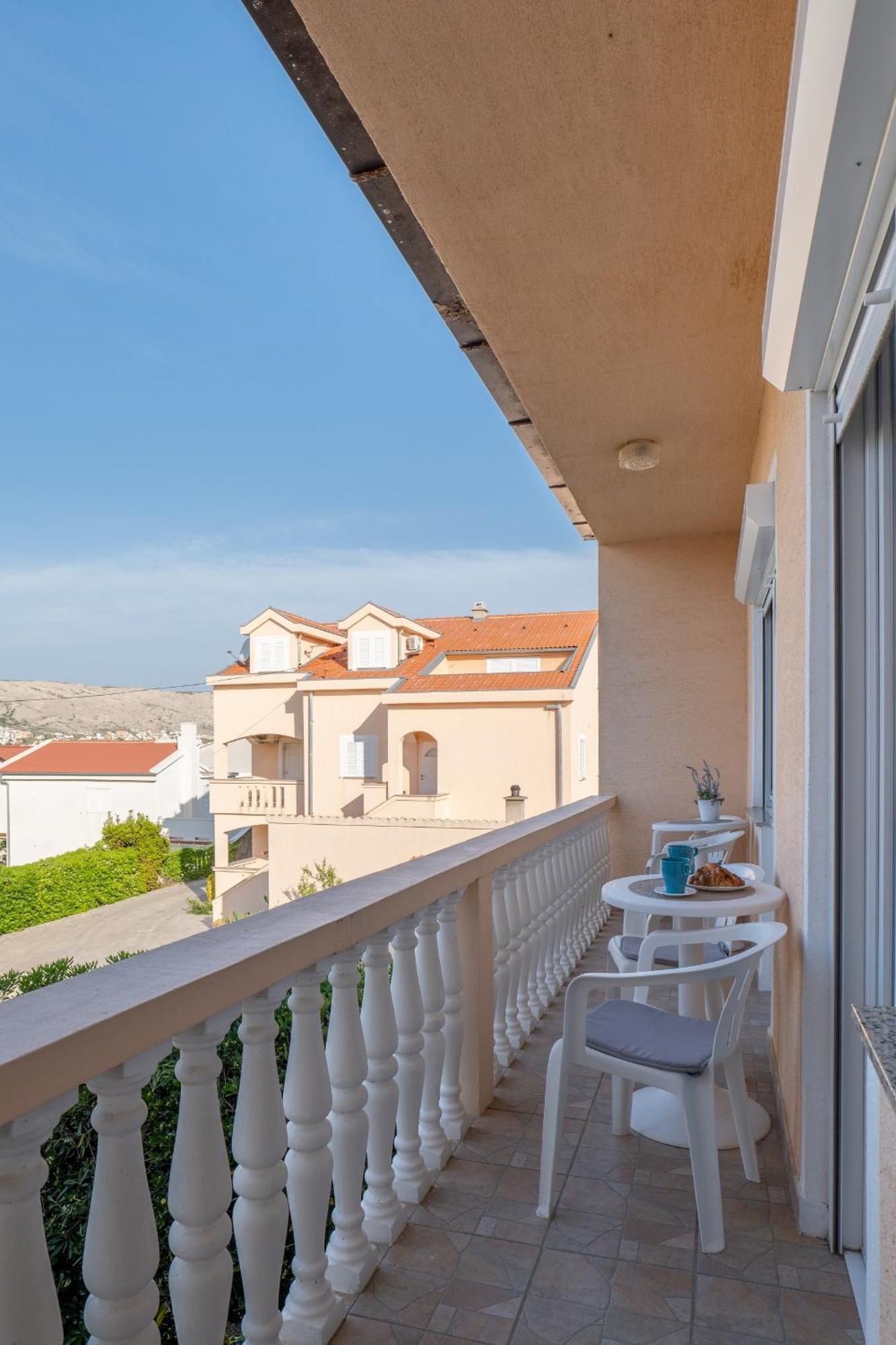 Apartment Wish - Two Bedrooms With 2 Ac Renewed Pag Town Eksteriør bilde